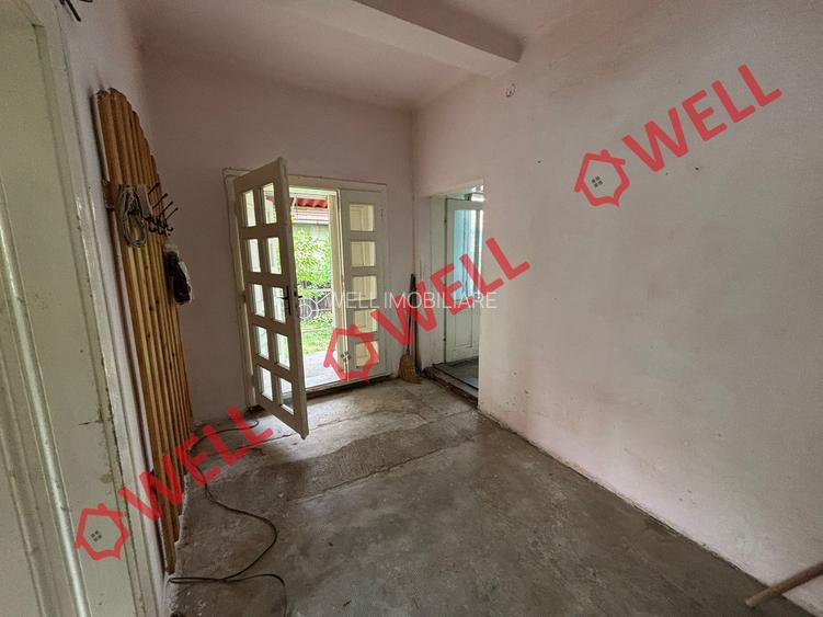 Casă de familie cu 2 niveluri de vânzare în Mereni, la drumul principal! - 7