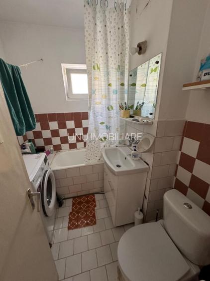 Etaj 3-Bulevardul Chimiei-3 Camere Decomandat 69mp-bloc 80' - 4