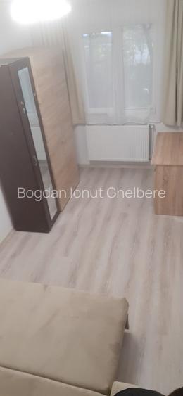 Închiriez apartament cu două camere nedecomandat.  - 11