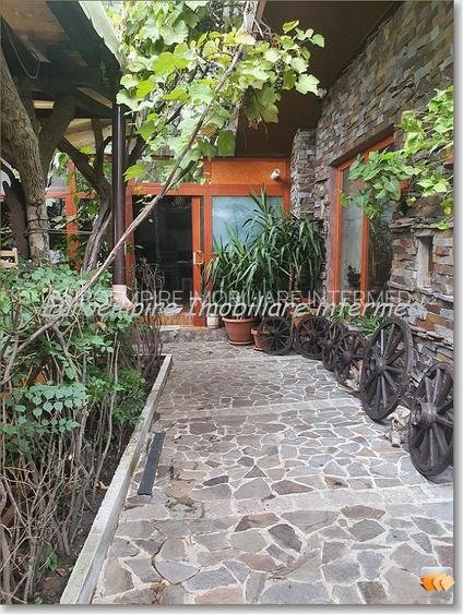 Pensiune 14 camere de vanzare zona Eforie Nord - 7