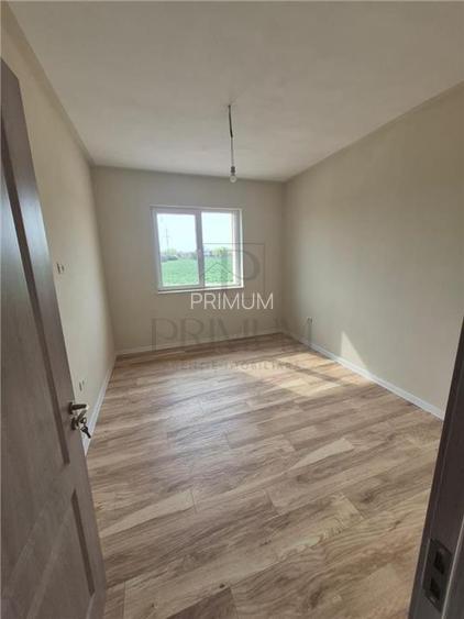 Duplex pe parter - 3 dormitoare - zona foarte buna - gata de mutat - 8