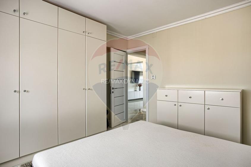 Apartament spectaculos de vanzare:  4 camere, 2 băi, zona Vlaicu - 14