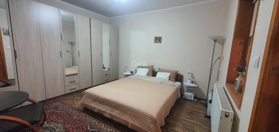 Vând casă cu  5 camere  - 3