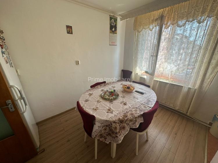 Apartament 3 camere, 77mp, zona Sebes - 4