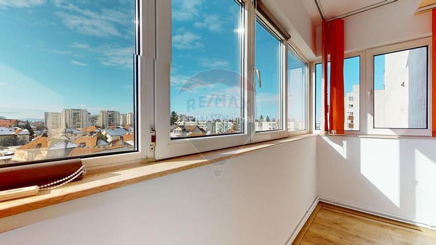 Apartament 3 camere - Centrul Civic, lângă Camera de Comerț - 8