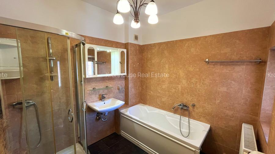 Apartament cu 3 camere in Zona Centrala - 11