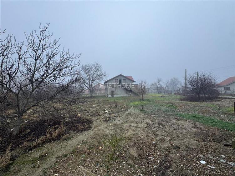 Casa Radulesti, an 1996 ,la rosu, 2.000 mp teren , 310 mp casa - 6