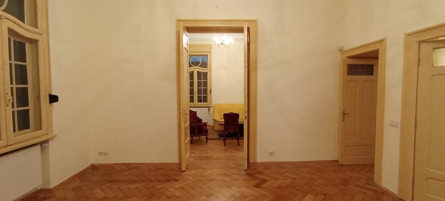 Corp casa deosebit, Serban Voda - Unirii- Biserica Sf Spiridon