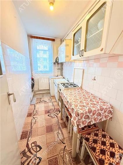 Apartament cu 3 camere etaj 1 cu balcon zona Mihai Viteazu/Cedonia - 10