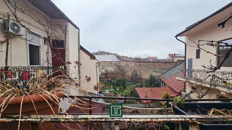 Apartament cu personalitate cu 2 camere cu terasă în centrul Aradului - 9