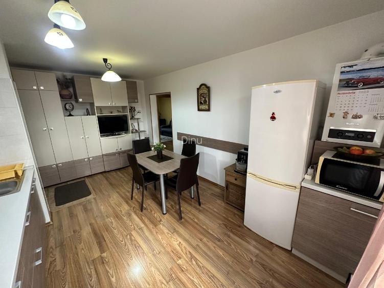 Apartament decomandat 2 camere Tractorul - 6