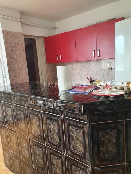 Ap. trei camere , decomandat ,2 bai, cu centrala , zona Modern - 2