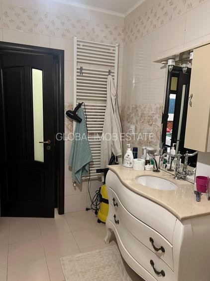 Vanzare Casa/Villa 6 camere 3 bai 3 wc -uri Dobroiesti 0% Comision - 36