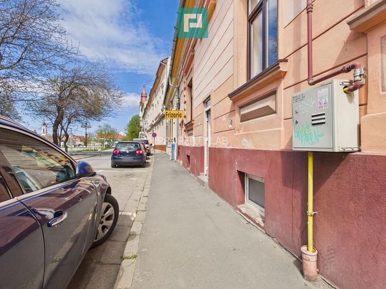 Spațiu comercial de închiriat Piața Catedralei - 6