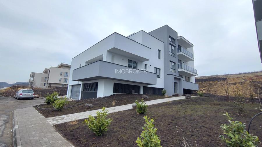 Vand apartament 2 camere, zona Razoare - 2