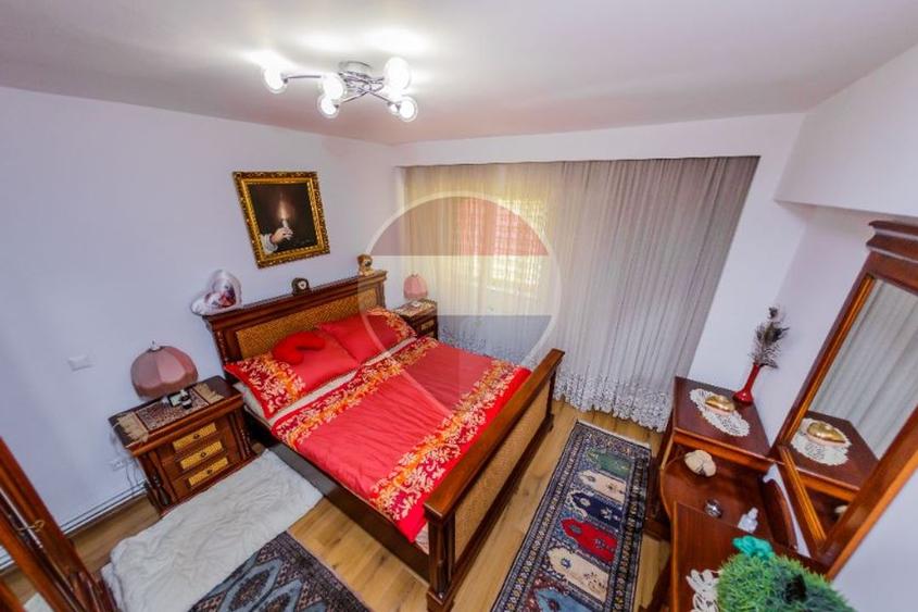 APARTAMENT - de VANZARE