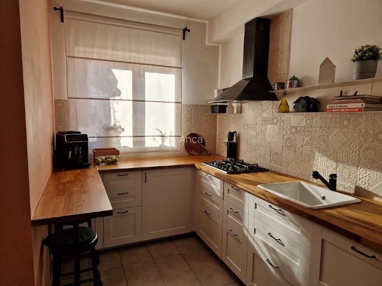 Proprietar   |   Vilă modernă  în American Village Pipera   |  Renovată complet  - 2