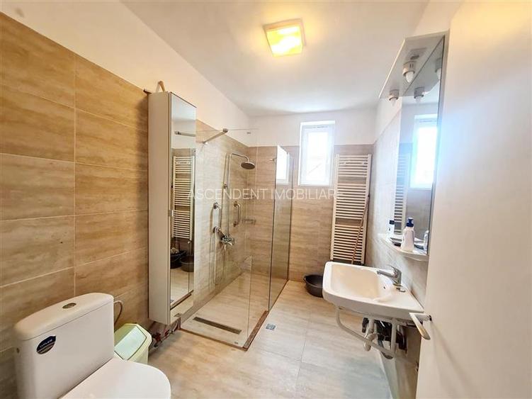 Nivel in  vila, 4 camere, cu garaj, curte proprie, Central, Brasov - 15