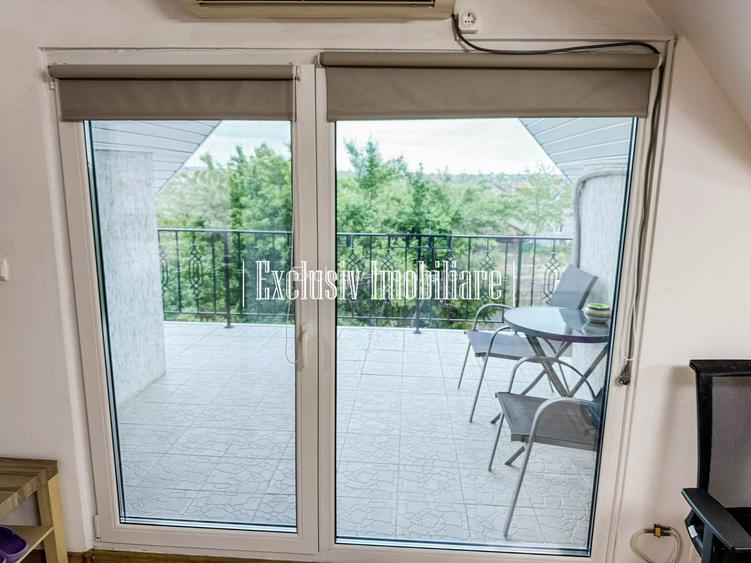 Casa cu Etaj si Curte Mare- 4 camere si 2 bai 130 mp - Parcare 2 Masini - Foisor - 35