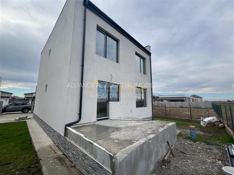 Casa individuala - zona noua - 5 camere - 3 bai - 280mp teren - 4