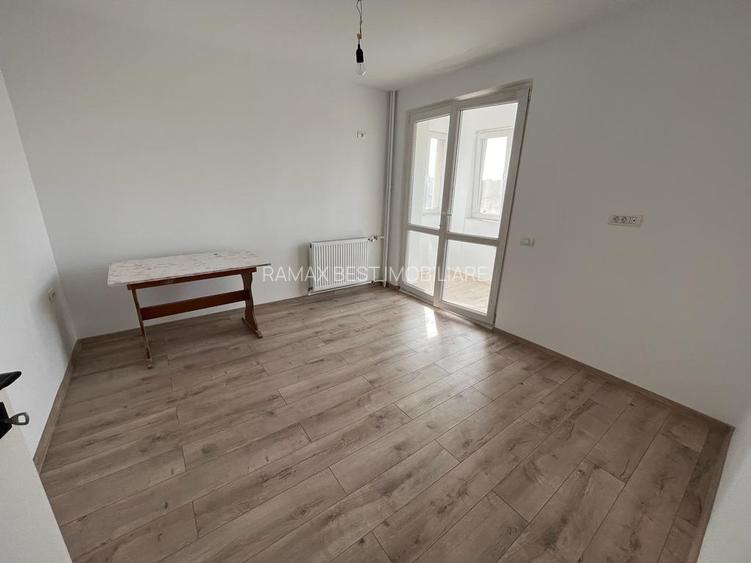 Dristor, Piata Matei Ambrozie, Nicolae Grigorescu, vedere spre IOR - 4