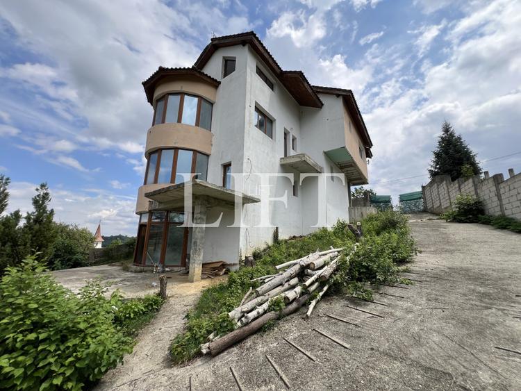 Pret Redus - Casa/Pensiune, teren 2300mp, Bran - Sohodol  - 4