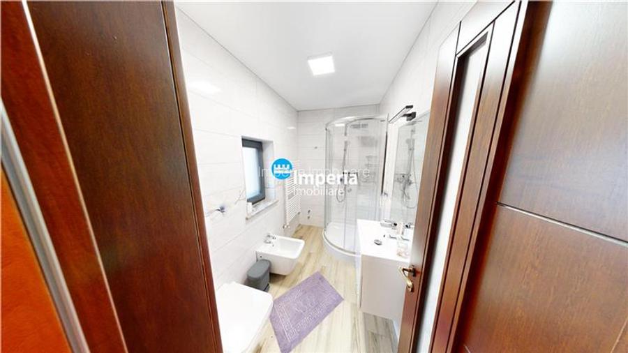 Pensiune de vanzare in zona Sucevita, langa Manastire - 12