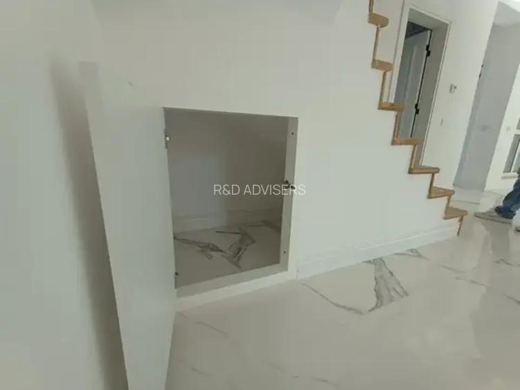 Vilă 5 camere  curte și parcare – 1 Decembrie - 8