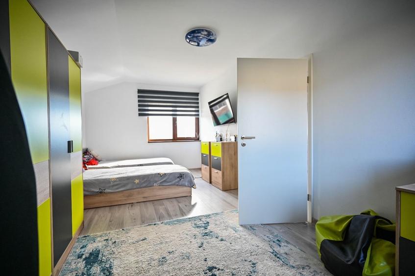 Casa individuală de vânzare Sânpetru, 5 camere, garaj, foișor, curte - 12