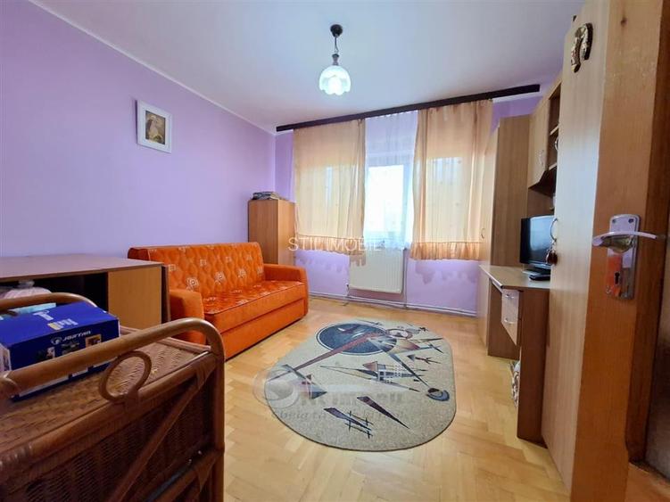 Liber, apartament 3 camere, Nicolina 2, baie cu geam, 60 mp utili - 4