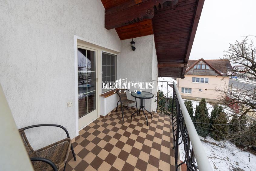 Pensiune de vânzare în Râșnov | 14 camere | 427 mp - 32