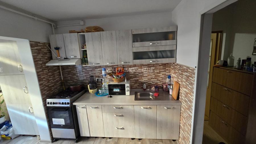 Apartament semidecomandat- zona inel I - 6