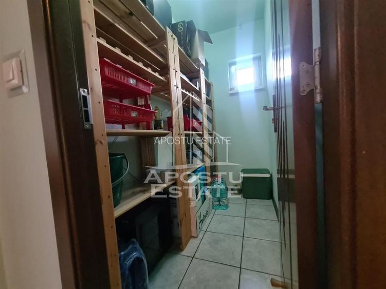 Casa, 4 camere,  3 locuri de parcare, zona Sagului - 18