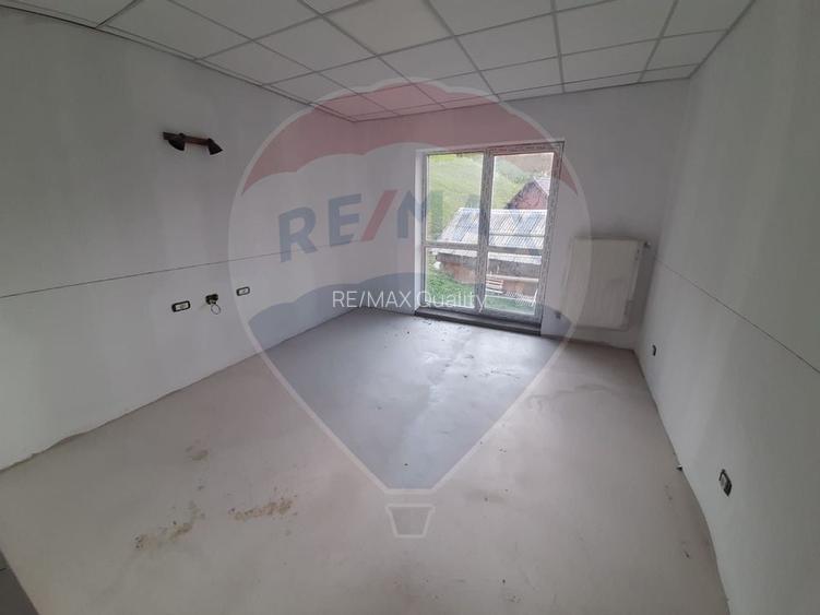 Vila / Pensiune / Camin / Azil seniori, zona superba Moeciu, parcare - 8