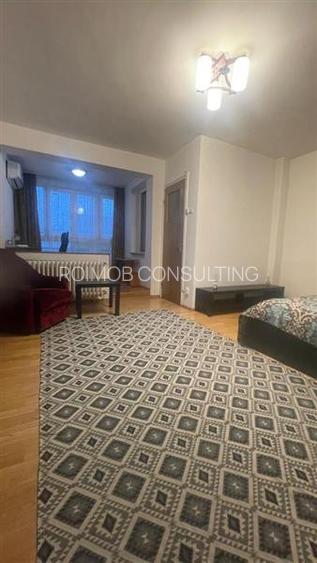 Dristor, garsoniera luminoasa in bloc mixt - 3