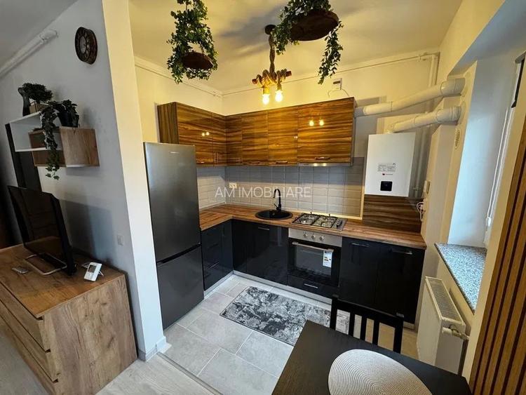 GARSONIERA LUJERULUI - CENTRALA PROPRIE, BLOC NOU, METROU 10 MINUTE - 5