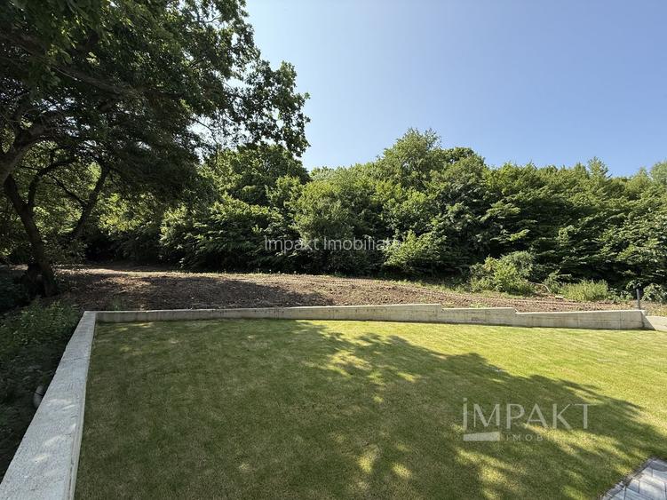 Case cuplate la liziera padurii , ideale pentru 2 familii ! - 7