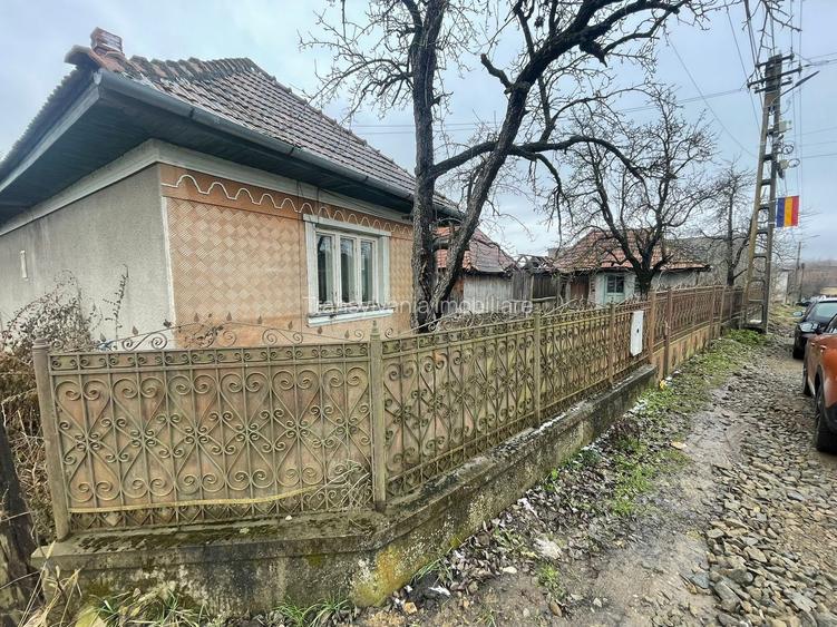 Casa Demolabila | Rediu | Teren 3278 mp | Posibiliate parcelare - 2