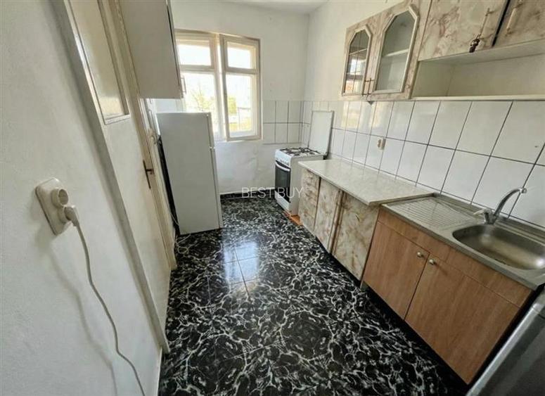 ISPIRESCU, MALCOCI, 69 MP DECOMANDAT, O BAIE, 2 BALCOANE, BLOC 1979 - 6