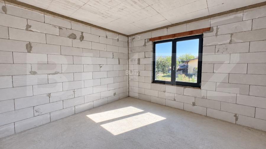 Casa de vanzare, 111 mp, 800 mp de teren, zona Chintelnic