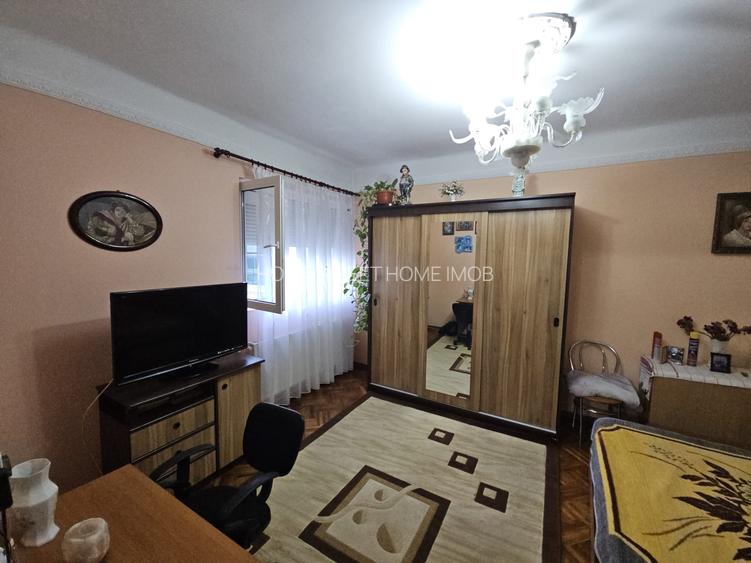 Casa cu 2 apartamente 3 cam | 140 mp | 3 Boxe +17mp | pod +45 mp | Decebal - 32