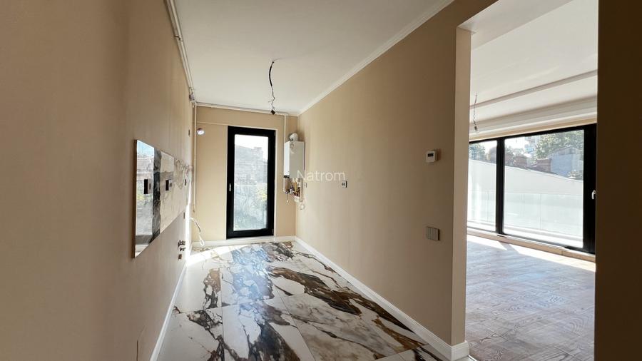 Unirii, 4 camere cu  2 parcari - 15