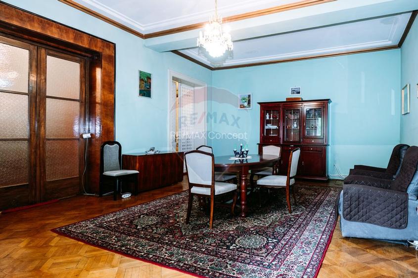 Apartament spațios cu grădină proprie într-o vilă interbelică renovată - 8