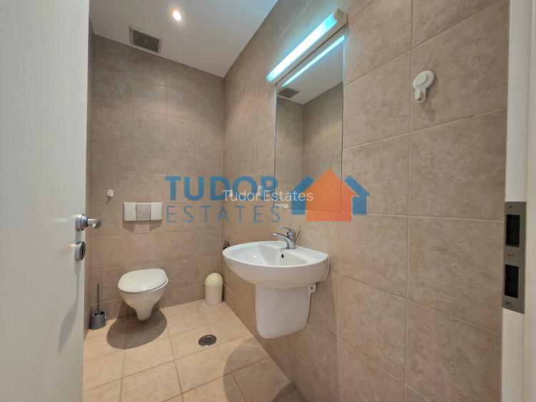 Elegant 2-Bedroom Duplex Apartment with Panoramic Park Views - 9