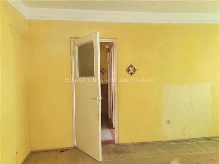 Apartament 2 camere, H-uri  Gara, et. 3 - 8