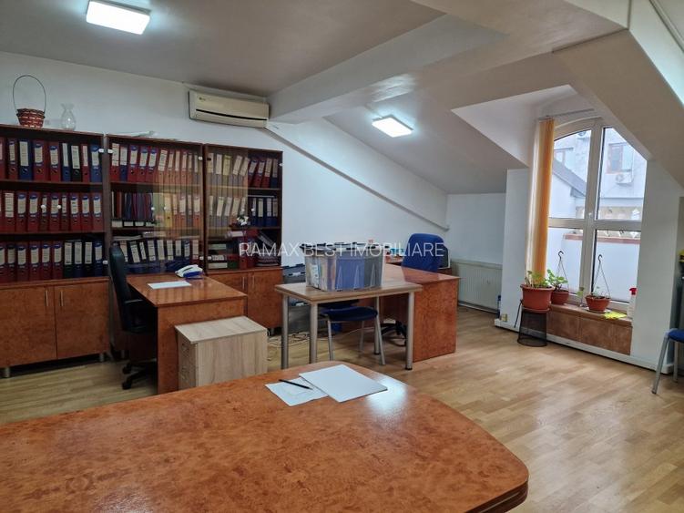 Piata Unirii, Mitropolie, 10 minute metrou, vila deosebita, strada Profesorilor, - 18