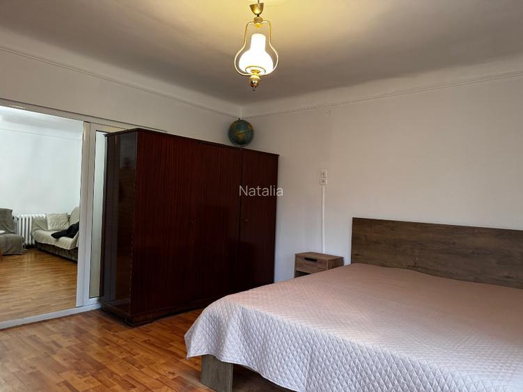 Închiriez casă curte Apărătorii Patriei - 3