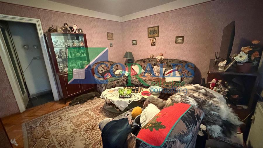 Central - Piata 700. Bloc de Caramida. Decomandat, Et 2. Posibilitate Centrala - 7