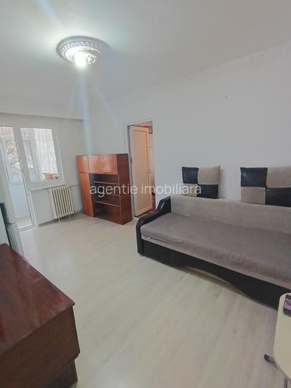 2camere zona școala Nr 8 -I.c Brătianu - 2