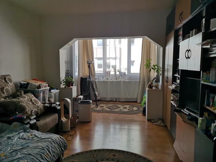 Apartament 3 camere decomandat, etajul 1 - 3